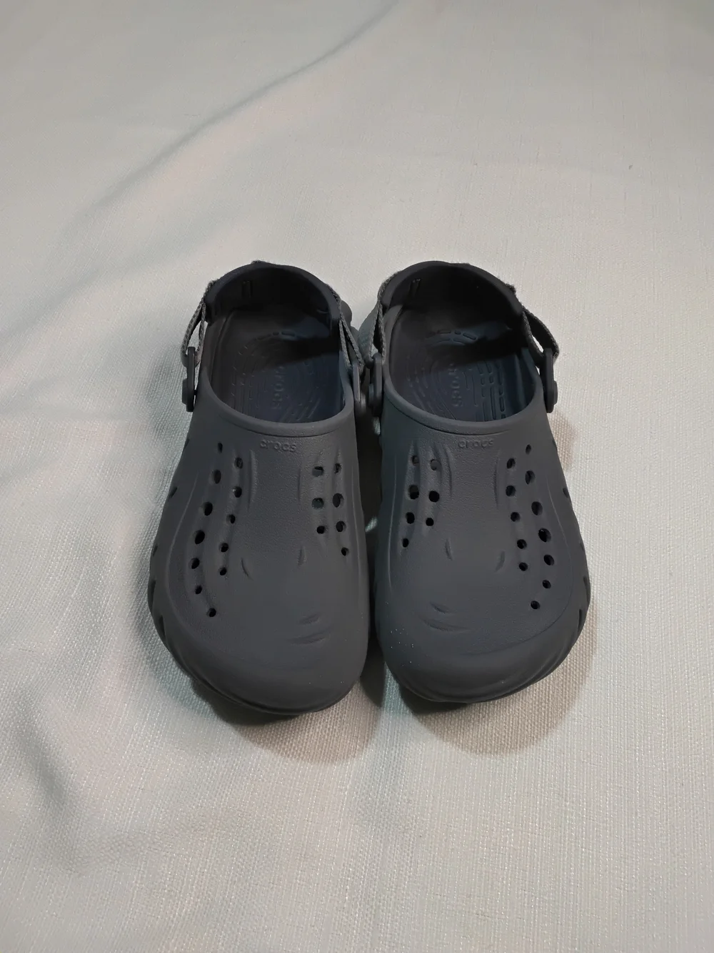CROCS Echo Kids Classic Clog in Charcoal Sz J-6 Womens-8 Mules.